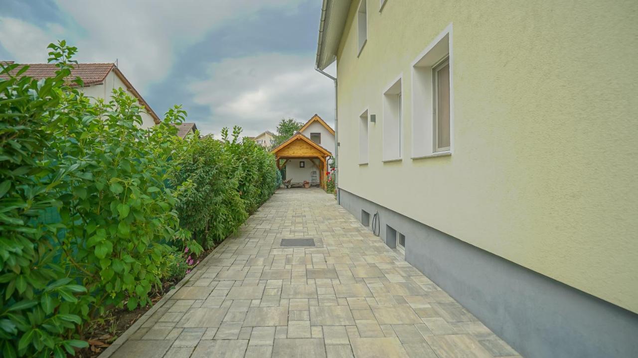 Vilux With Indoor Private Parking Apartment Brasov Exterior photo
